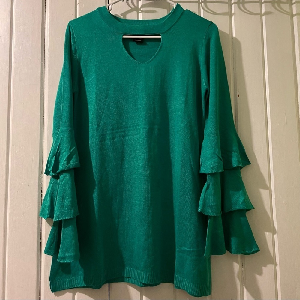 RUNWAY 7 tunic sweater w/belle sleeves-medium NWOT